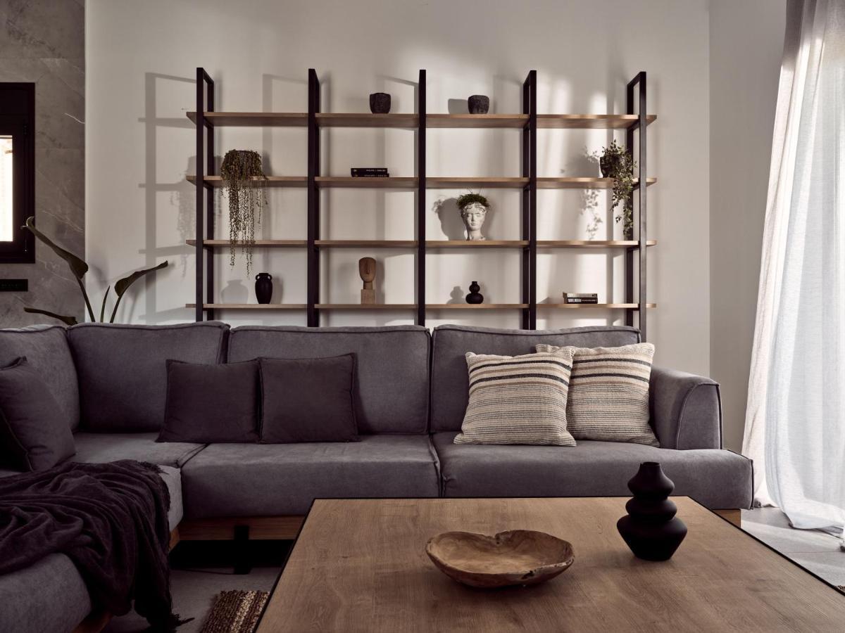 Noema - Stylish With Scenic Serenity, By Zantewize Villa *